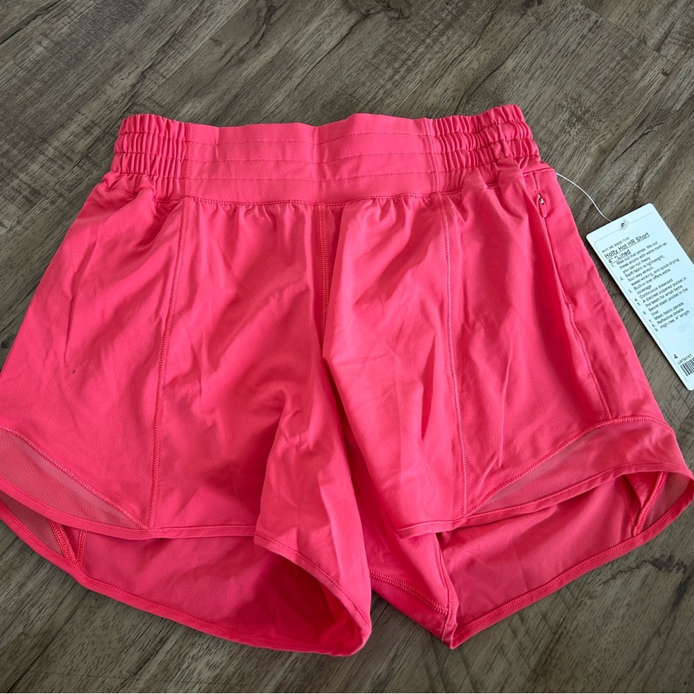 Lululemon Hotty Hot HIGH RISE 4 inch Shorts
